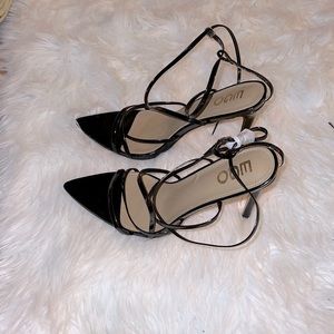 NWOT Women Black Patent Strappy Sandal Size 10